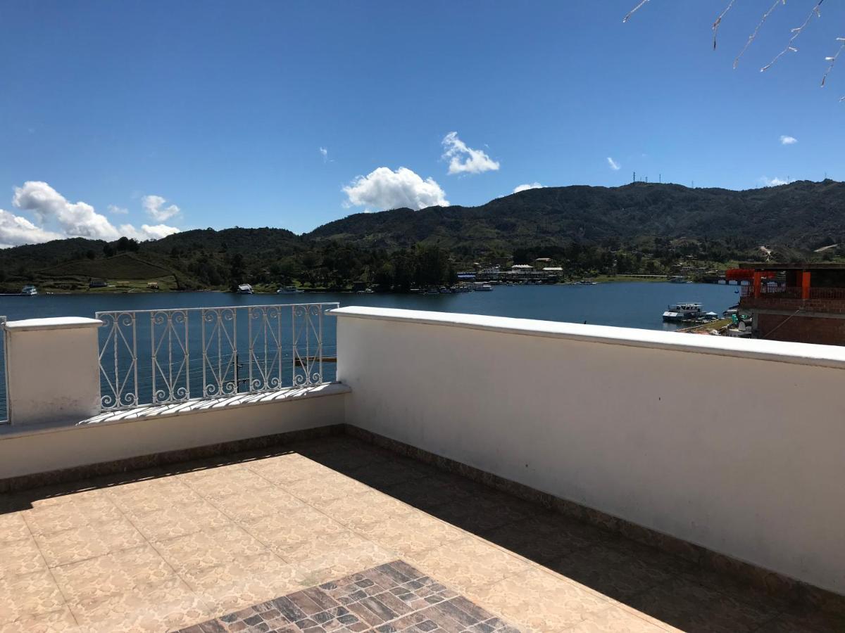 Hotel Bahia Guatape Luaran gambar